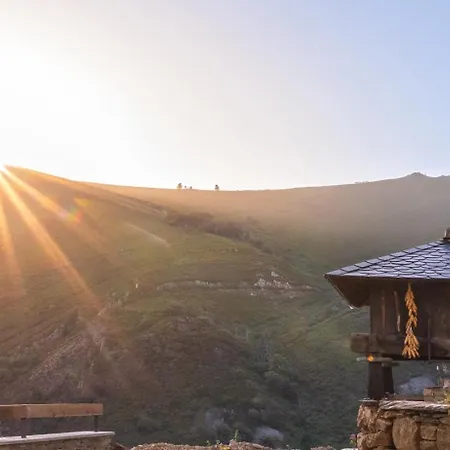 La Rectoral De 公寓式酒店 Besullo