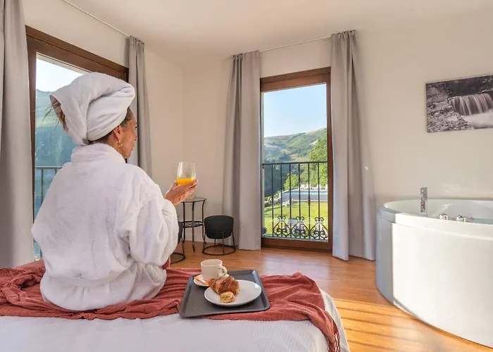 La Rectoral De شقة فندقية Besullo